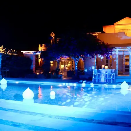Villa Santa Maria Naousa (Paros)