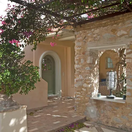 Santa Maria Villa