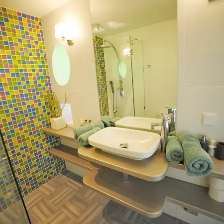 Santa Maria ヴィラ ナウサ